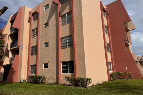 Condominio en venta en Miami, Florida, 3 dormitorios, 108.42 m2 № 1944054 - foto 1