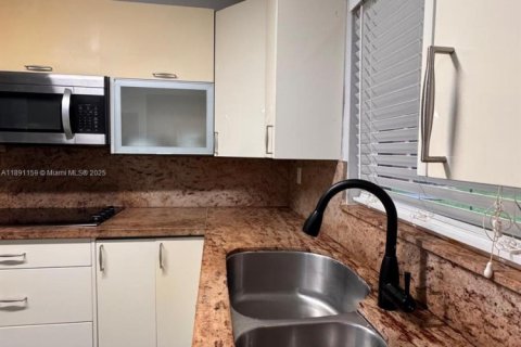 Condominio en venta en Miami, Florida, 3 dormitorios, 108.42 m2 № 1944054 - foto 16