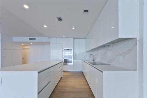 Снять в аренду кондоминиум в Майами, Флорида 4 спальни, 296.27м2, № 2086402 - фото 13