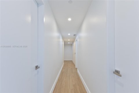 Снять в аренду кондоминиум в Майами, Флорида 4 спальни, 296.27м2, № 2086402 - фото 22