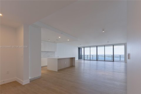 Снять в аренду кондоминиум в Майами, Флорида 4 спальни, 296.27м2, № 2086402 - фото 8