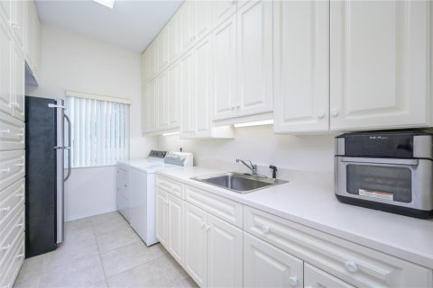 Casa en venta en Lake Mary, Florida, 5 dormitorios, 284.37 m2 № 1548593 - foto 18