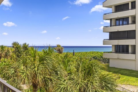 Condo in Riviera Beach, Florida, 2 bedrooms № 2245677 - photo 5
