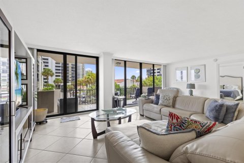Condo in Riviera Beach, Florida, 2 bedrooms № 2245677 - photo 29