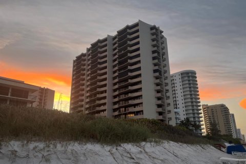 Condo in Riviera Beach, Florida, 2 bedrooms № 2245677 - photo 4