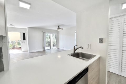 Condominio en alquiler en Boca Raton, Florida, 42.08 m2 № 1984544 - foto 12