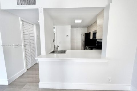 Condominio en alquiler en Boca Raton, Florida, 42.08 m2 № 1984544 - foto 4