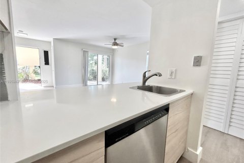 Condominio en alquiler en Boca Raton, Florida, 42.08 m2 № 1984544 - foto 11