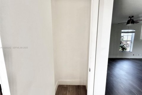 Condominio en alquiler en Boca Raton, Florida, 42.08 m2 № 1984544 - foto 16