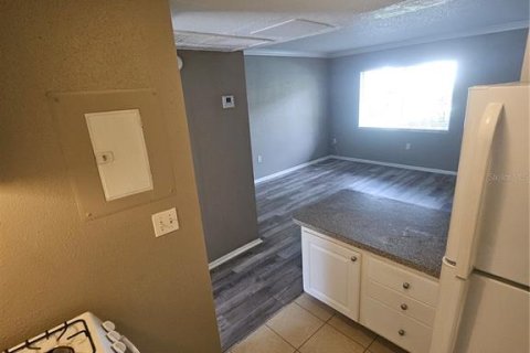 Condo in Altamonte Springs, Florida, 1 bedroom  № 1912597 - photo 17