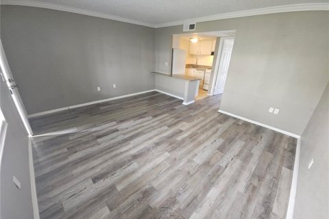 Condo in Altamonte Springs, Florida, 1 bedroom  № 1912597 - photo 10