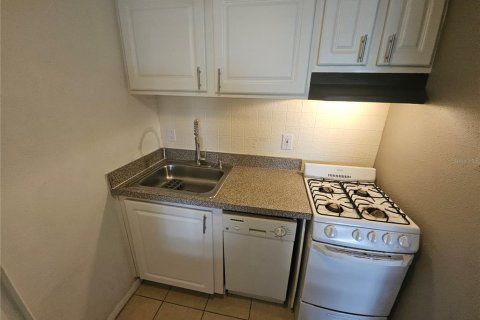 Condo in Altamonte Springs, Florida, 1 bedroom  № 1912597 - photo 15