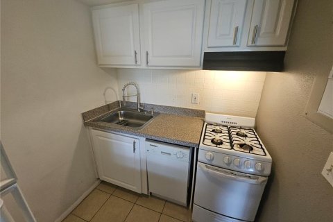 Condo in Altamonte Springs, Florida, 1 bedroom  № 1912597 - photo 16