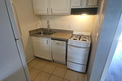 Condo in Altamonte Springs, Florida, 1 bedroom  № 1912597 - photo 13