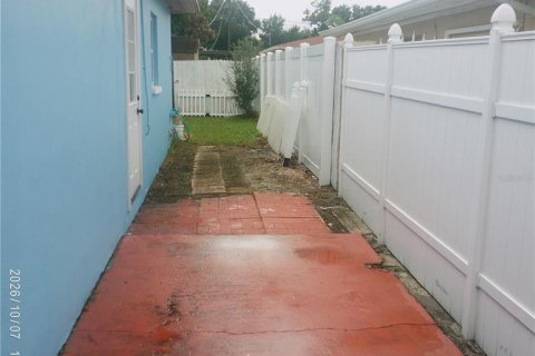 Villa ou maison à vendre à Tampa, Floride: 2 chambres, 123.93 m2 № 2408899 - photo 8