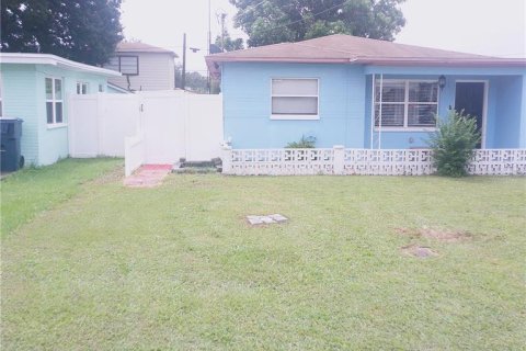 Villa ou maison à vendre à Tampa, Floride: 2 chambres, 123.93 m2 № 2408899 - photo 4