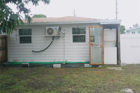 Villa ou maison à vendre à Tampa, Floride: 2 chambres, 123.93 m2 № 2408899 - photo 9