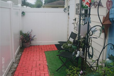 Villa ou maison à vendre à Tampa, Floride: 2 chambres, 123.93 m2 № 2408899 - photo 5