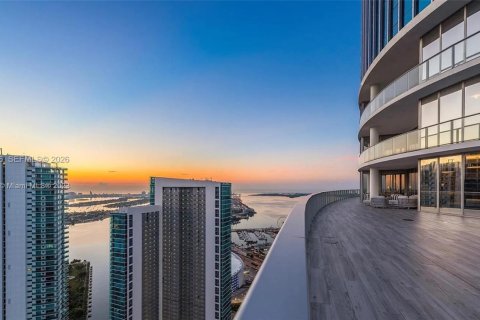 Купить кондоминиум в Майами, Флорида 4 спальни, 359.25м2, № 2044942 - фото 26