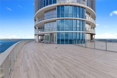 Купить кондоминиум в Майами, Флорида 4 спальни, 359.25м2, № 2044942 - фото 24