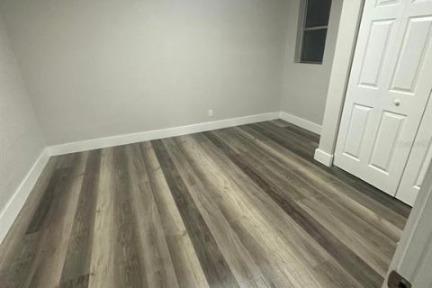 Propiedad comercial en venta en Jacksonville, Florida, 7 dormitorios, 281.77 m2 № 2093667 - foto 7