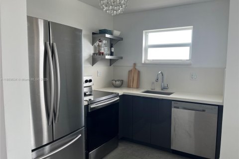 Copropriété à louer à Miami, Floride: 1 chambre, 80.36 m2 № 1928958 - photo 1