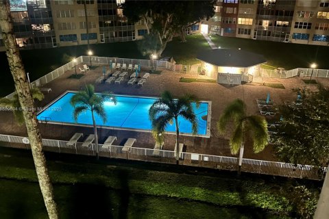 Copropriété à louer à Miami, Floride: 1 chambre, 80.36 m2 № 1928958 - photo 7