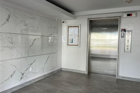 Copropriété à louer à Miami, Floride: 1 chambre, 80.36 m2 № 1928958 - photo 9