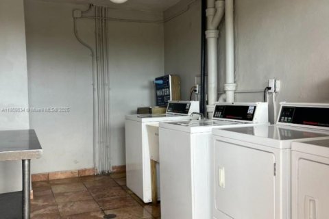 Copropriété à louer à Miami, Floride: 1 chambre, 80.36 m2 № 1928958 - photo 11