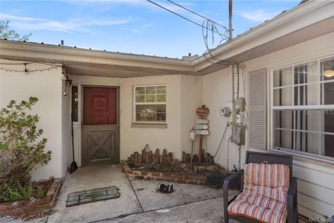 Casa en venta en Floral City, Florida, 3 dormitorios, 200.58 m2 № 2222538 - foto 3