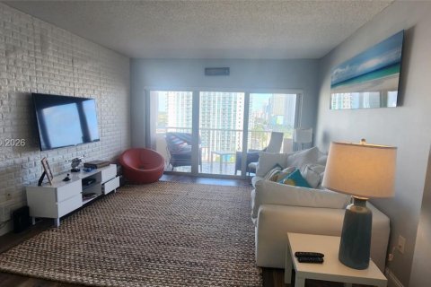 Condominio en venta en Hallandale Beach, Florida, 1 dormitorio, 80.82 m2 № 2030331 - foto 10