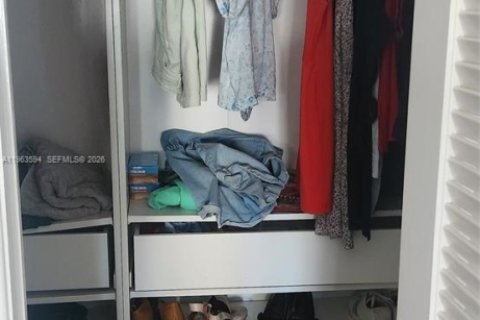 Condominio en venta en Hallandale Beach, Florida, 1 dormitorio, 80.82 m2 № 2030331 - foto 30