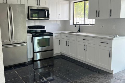 Touwnhouse à louer à Homestead, Floride: 2 chambres № 1995822 - photo 3