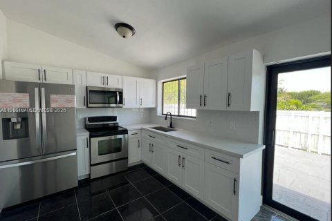 Touwnhouse à louer à Homestead, Floride: 2 chambres № 1995822 - photo 2