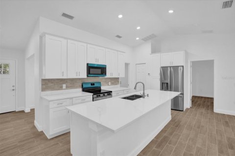 Villa ou maison à louer à Orange City, Floride: 3 chambres, 135.17 m2 № 2096035 - photo 5