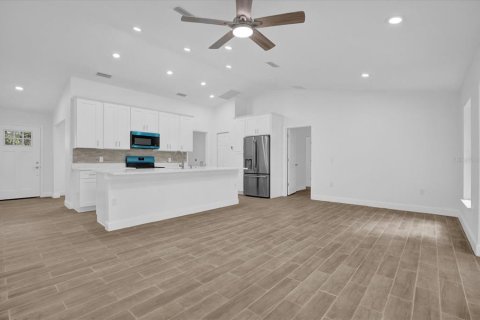 Villa ou maison à louer à Orange City, Floride: 3 chambres, 135.17 m2 № 2096035 - photo 10