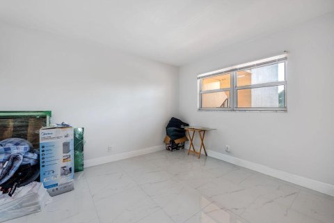 Купить кондоминиум в Лейк-Уорт, Флорида 3 комнаты, 102.47м2, № 2086240 - фото 10