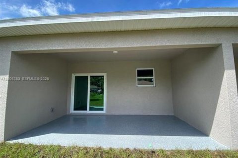Propiedad comercial en venta en Lehigh Acres, Florida № 2069691 - foto 5