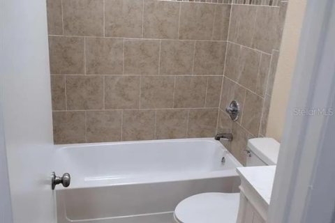 Townhouse in Orlando, Florida 3 bedrooms, 106.93 sq.m. № 2167072 - photo 11
