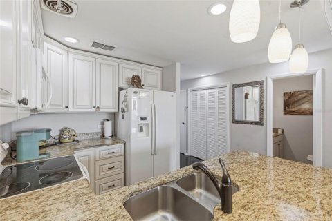 Copropriété à vendre à Saint Petersburg, Floride: 1 chambre, 109.62 m2 № 2105529 - photo 6