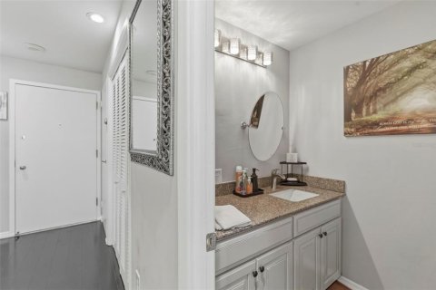 Copropriété à vendre à Saint Petersburg, Floride: 1 chambre, 109.62 m2 № 2105529 - photo 11