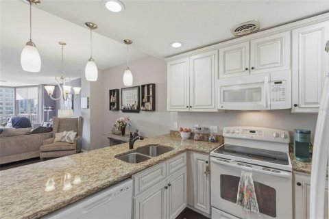 Copropriété à vendre à Saint Petersburg, Floride: 1 chambre, 109.62 m2 № 2105529 - photo 2