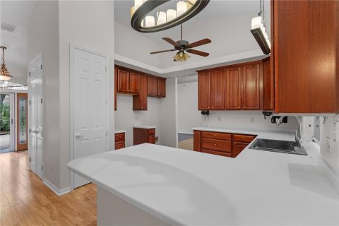 House in Clermont, Florida 5 bedrooms, 249.16 sq.m. № 1831379 - photo 7