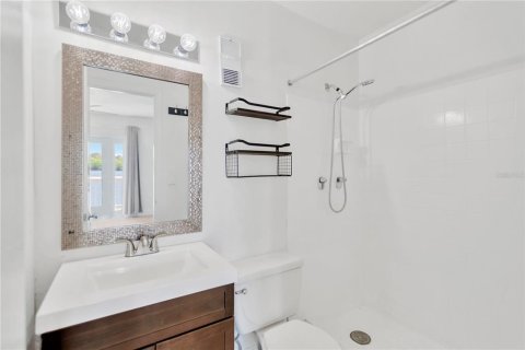 Townhouse in Saint Petersburg, Florida 2 bedrooms, 106.37 sq.m. № 1870289 - photo 27
