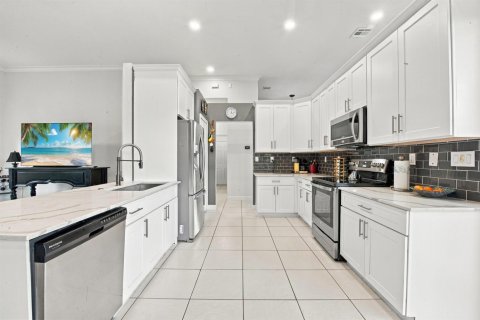 Купить виллу или дом в Корал-Спрингс, Флорида 3 комнаты, 219.53м2, № 2428144 - фото 18