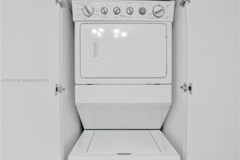 Villa ou maison à vendre à Fort Lauderdale, Floride: 2 chambres, 89.65 m2 № 2085368 - photo 18