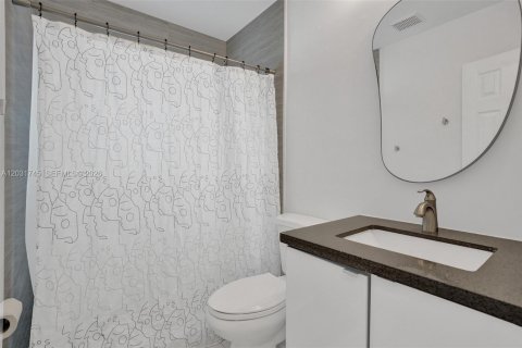 Villa ou maison à vendre à Fort Lauderdale, Floride: 2 chambres, 89.65 m2 № 2085368 - photo 24