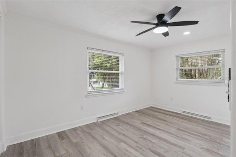 Villa ou maison à vendre à Mount Dora, Floride: 3 chambres, 177.81 m2 № 2149406 - photo 14