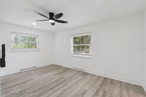 Villa ou maison à vendre à Mount Dora, Floride: 3 chambres, 177.81 m2 № 2149406 - photo 15
