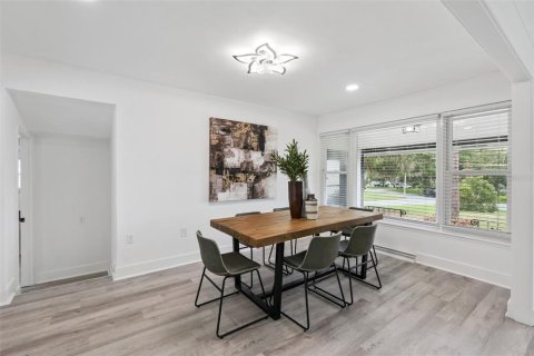 Villa ou maison à vendre à Mount Dora, Floride: 3 chambres, 177.81 m2 № 2149406 - photo 8